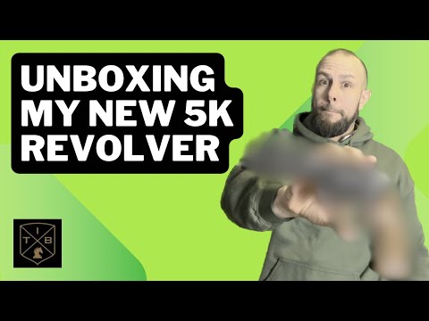 Unboxing my new 5K Revolver 😯